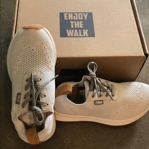 TRUE Linkswear “True Knit” Athletic/golf shoes